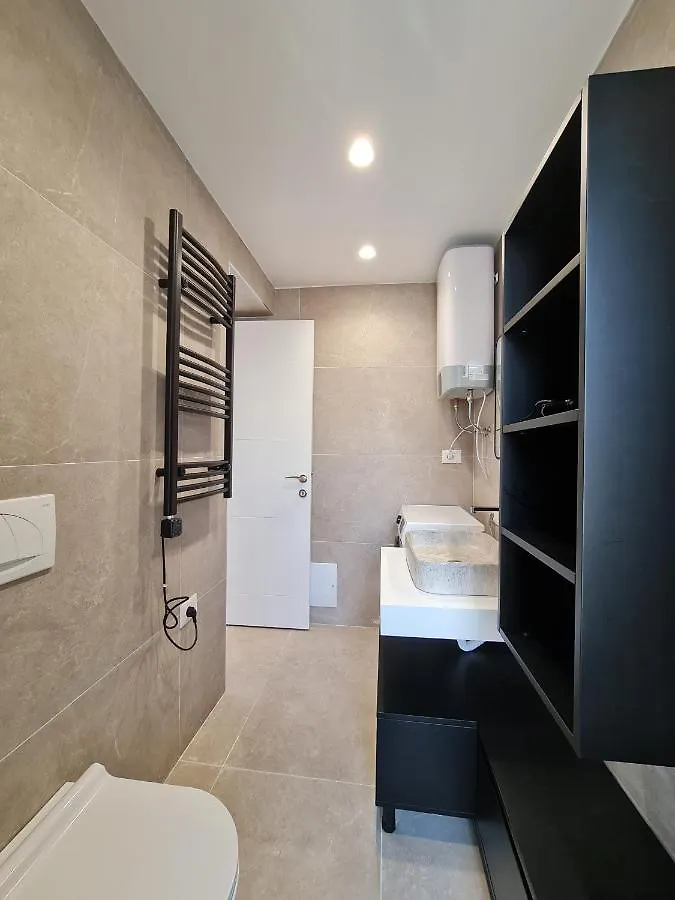 Adore - Modern Studio Tirana Albánie