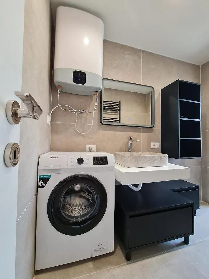 Adore - Modern Studio Tirana 0*,