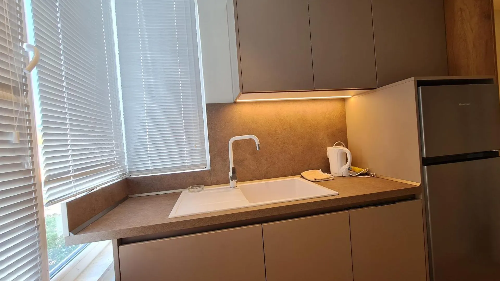 Adore - Modern Studio Tirana Apartment